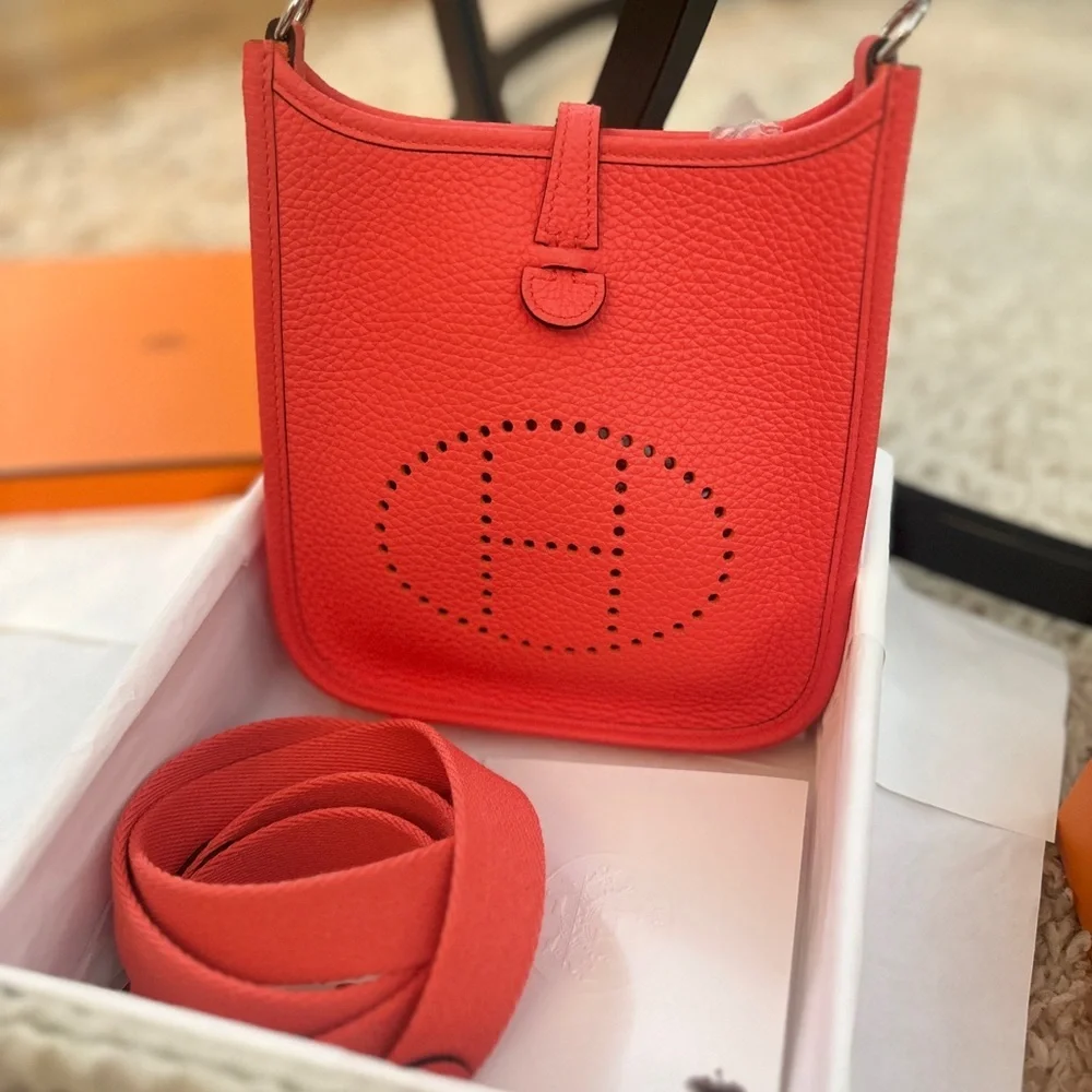 Authentic HERMES Rose Jaipur Clemence Leather Evelyne TPM Bag - Picture 6 of 14